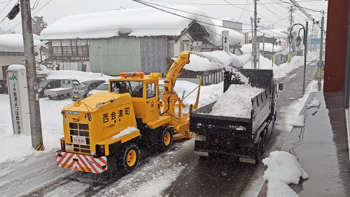 重機による除雪